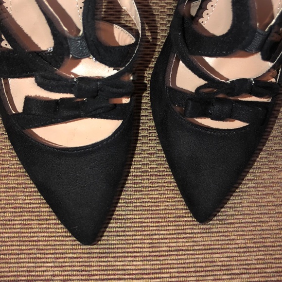 ModCloth TG Bow Heels Black Suede Size 7 - Picture 2 of 4